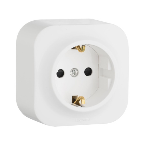 Розетка 1-местная для открытой установки с заземлением с защитными шторками 16Абелый QUTEO