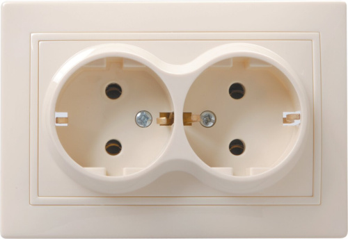 Розетка 2-местная с заземлением без защитных шторок 16А РС12-3-ККм кремовый KVARTA GENERICA
