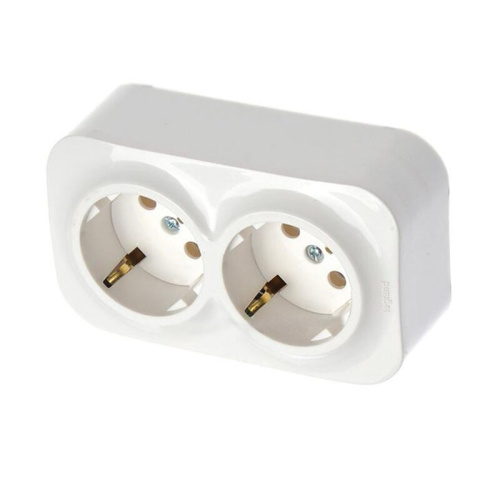 Розетка 2-местная для открытой установки с з/к без з/ш с предварительным подкл 16А белый QUTEO