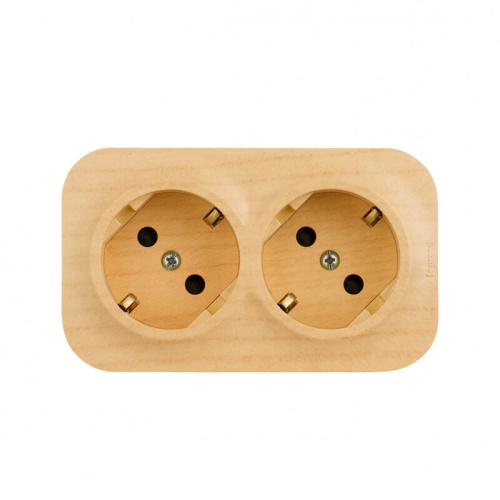 Розетка 2-местная для открытой установки с з/к с з/ш с предварительным подкл 16А дерево QUTEO