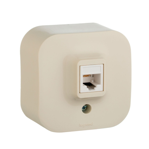 Розетка для открытой установки компьютерная RJ45 кат.5E UTP слоновая кость QUTEO