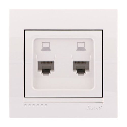 Розетка компьютерная двойная белый DERIY