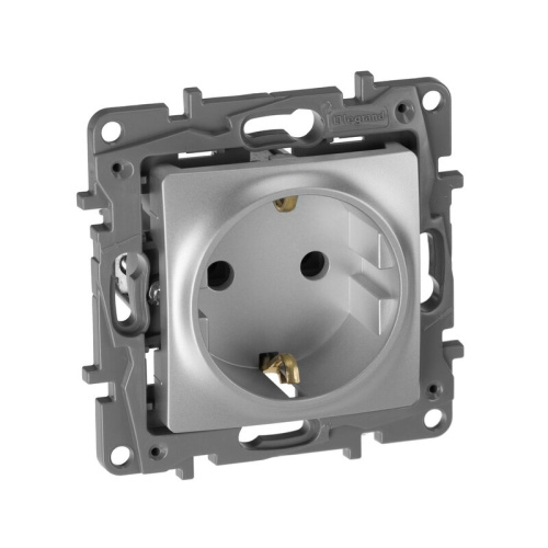 Розетка 1-местная с заземлением без защитных шторок 16А алюминий ETIKA