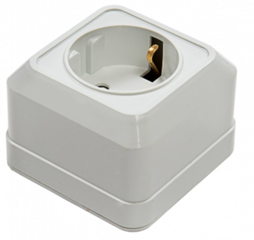 Розетка одинарная с заземлением со шторкой BOLLETO белая накладная 7028х IN HOME